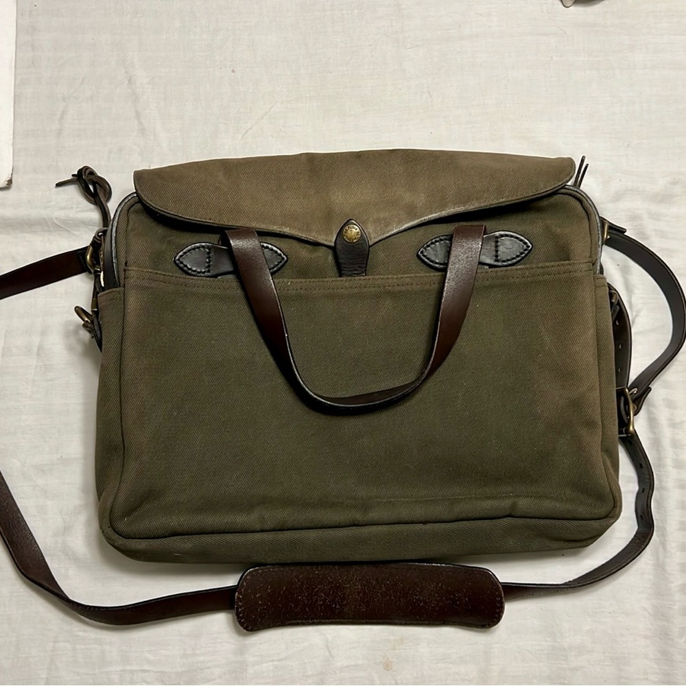 Filson Briefcase. Great Condition. Army Green.